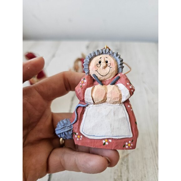 Vintage Eddie Walker knitter sore Santa ornament Mrs Claus knitting knitter Xmas - Picture 8 of 10